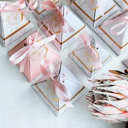 Nya triangulära pyramid Marble Candy Box Wedding Favors and Gift Boxes Chocolate Box Bomboniera Giveaways Boxes Party Supplies Y12201T