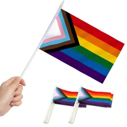 Hurtowe flagi banerowe Anley Progress Rainbow Pride Mini Flag Ręka trzymana małe miniaturowe transpłciowe transpłciowe na patyku Odporne na żywe kolory 5x8