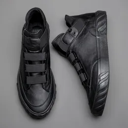 Scarpe eleganti da uomo in pelle tendenza coreana mocassini comodi moda britannica sneakers alte mocassini 588 g 230412