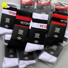 Meias masculinas estilo clássico estilo preto branco VTM Baseball Rugby Socks Homens homens mulheres de alta qualidade Jacquard Socks Casual Streetwear T230412