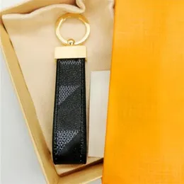 Designer de luxo chaveiro marca clássico requintado carro chaveiro liga zinco carta unisex cordão ouro preto metal pequenas jóias lov 01