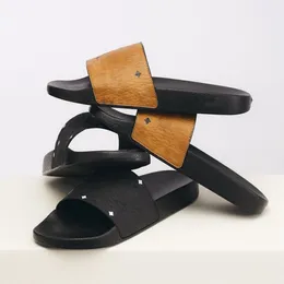 Toboganes de goma impresos diseñador mujer hombre zapatilla de cuero grano bordado bordada piscina de verano sándalo plano de marrón negro 35-45 envío rápido