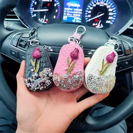 Nyckelringar 1 PCS Flower Car Key Holder Storage Case Crystal Diamond Keychains Key Cover Fjärrknapp Väska för BMW Lada Interiörstillbehör J230413