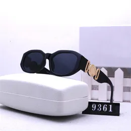 Luxury Upskala solglasögon i 5 färger Full Fram Square Sun Glass med Box PC -märkesdesigner Män och kvinnor Fashionabla Adumbral