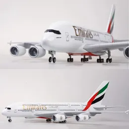 Diecast Model 1 160 Skala 45 5 cm samolot 380 A380 Arabski samolot Arabski ZEA z lekkimi kołem lądującym zębatkami plastikowa 231113