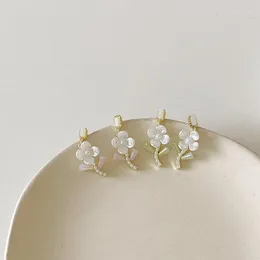 Kolczyki Dangle U-Magical koreańsko-moda biała żywica kwiatowy dla kobiet ręcznie robione z koralikowymi imprezami roślin biżuteria Pendientes