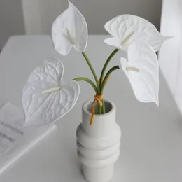 装飾的な花人工花4pcs/bundle anthurium pu flower xmas home flores plant Artificielle white for wedding decoration