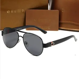 Moda redonda de óculos de sol Eyewear Sun Glasses Designer Brand Black Metal Frame escuro Lentes de vidro de 50mm para homens Melhores casos marrons de mulheres G4243