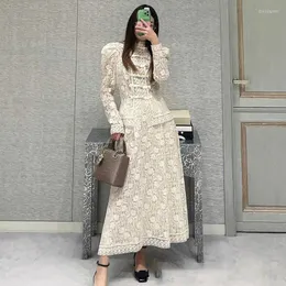 Arbetsklänningar Hight Quality Spring Women Sweet Lace Dress Set Embroder Kjol 2 PCS Robe Outfits Retro Elegant Maxi