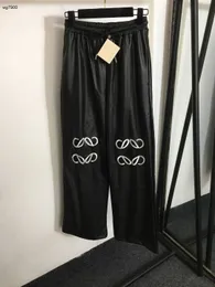 Luksusowe kobiety skórzane spodnie designerskie spodnie projektant geometryczny nadruk wysokiej talii szerokopasmowe spodnie nogi mody Ladys Pencil Pants Women Odzież