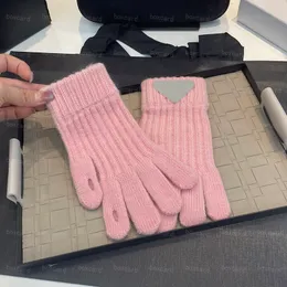 Осенне-зимние розовые вязаные перчатки, варежки, дизайнерские мягкие теплые перчатки, ретро треугольные ментальные перчатки