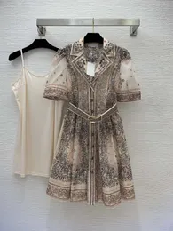 캐주얼 드레스 호주 디자이너 고급 맞춤형 패션 레트로 프린트 버클 플래킷 v 넥 버블 슬리브 드레스