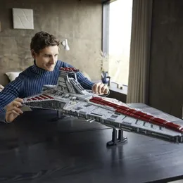 Modello pressofuso 2023 75367 Il più grande Venator Class Republic Attacks Cruiser Building Set Blocks Giocattoli dei mattoni per il ragazzo adulto Regali di Natale 231110