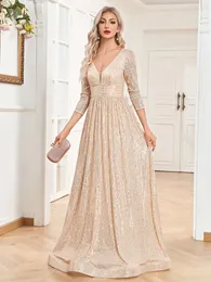 2023 Gold Bridesmaid Dresses Shiny Bling Long Country Garden Wedding Gästklänning Sexig V Neck Prom Dress Arabisk paljett Brudklänning Maid of Honor Gowns Evening Dresses