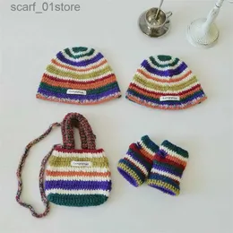 القبعات الأوشحة تضع قبعة الصياد الصياد الوالد والطفل الكوري مع خطوط ملونة مخصصة مطابقة حقائب GS ثلاث قطع setl231113
