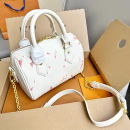 Borsa a tracolla da donna Design di design Borsa a tracolla a catena grande fiore Nuova borsa a cuscino Colore bianco crema abbinato a stampa rosso fragola