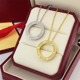 Neue klassische Liebesanhänger-Halsketten aus Titanstahl mit Schraubenmuster voller Diamanten, runder Pfannkuchen, für Damen, luxuriöser Designer-Geschenk, goldfarbener, lichtbeständiger Schmuck