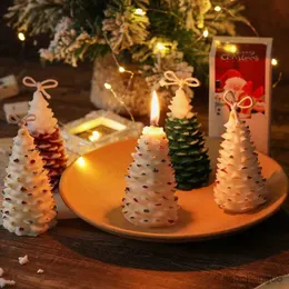 Bougies Artisanat de bougie parfumée d'arbre de noël fait à la main avec des cadeaux cadeaux de noël bricolage atmosphère festive décorations de noël en famille R231113