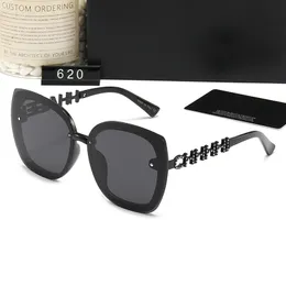 Designer solglasögon för kvinnor och män modemodell special UV 400 skydd bokstav ben dubbel strålram utomhus varumärken design legering top cyklon solglasögon