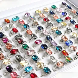 Solitaire Ring Wholesale 50pcs/Lot Fashion Colorf Glass Deritation Gemstone Rings for Women Mix Color Party Gifts Jewelry Drop Delive DH5QE