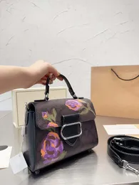 Portafoglio da donna di design Borsa per organo a tracolla Versatile borsa a catena in pelle con patta Borsa quadrata versatile di alta qualità a spalla singola da donna