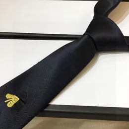 Unissex designer gravatas de seda estilo britânico casual negócios vestido gravatas com abelha e letras bordado caixa de presente pxx