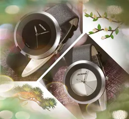 Parälskare Kvinnor Mens Time Clock Watches Auto Date Bee Skeleton Dress Designer Watch Japan Quartz Movement Man Gifts Wristwatch Mult Styes Välj