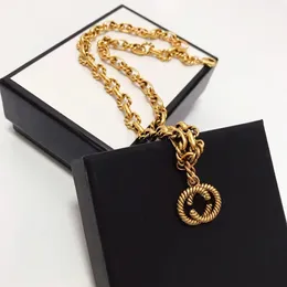 Collana con ciondolo con lettere in oro in stile classico, accessori all'ingrosso di gioielli regalo da donna di design da uomo di alta qualità