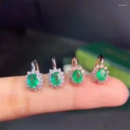 Orecchini pendenti con smeraldo naturale in argento 925 da donna, design di fascia alta, atmosfera di lusso, vendite di gioielli con svendita