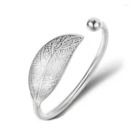 Bangle Fashion Open Silver Plated Leaf Charm Armbands armband för kvinnor Bröllopsjusterbara armband Pulseira Feminina