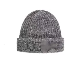 Loewees Beanie Designer Hat Top Quality Knit Hat Children Inverno Novo versátil Sweet Sweet Pullover quente Chapéu de lã para estudantes