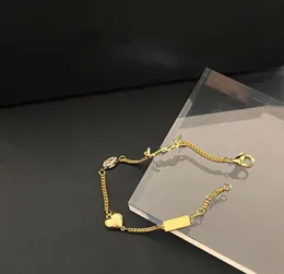 Bracelete de marca de ponta famosa famosa feminina designer 18K Plaamento de ouro aço de aço de aço geometria Bracelets Heart Chain Hand Chain Girl Wedding Jewelry Acessório