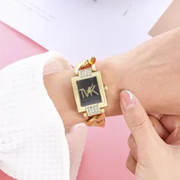 Armbanduhren Luxus TVK Marke Damenuhr Modische Temperament Stil Metallband Quadratische Quarzuhr