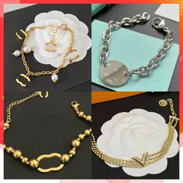 10 Style luksusowy designerski łańcuch bransoletki dla kobiet mody logo Bransoletka 18K Gold Stated Biżuteria ze stali nierdzewnej Wodoodporna i nigdy nie zmieniają kolorów