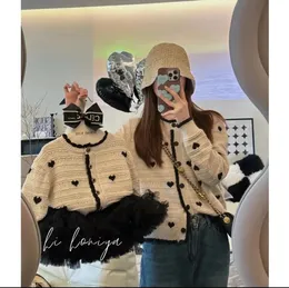 Familjmatchande kläder Mother Kids Family Matching Outfits Autumn Knit Mother Daughter Sweaters Family Look Top Mommy and Me Clothes Girl Cardigan Coat 231113