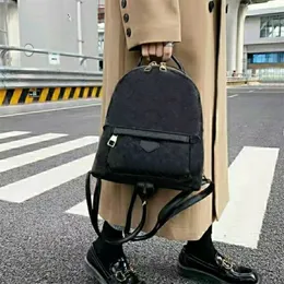 女性用の黒い高級バッグデザイナーバックパックメンズショルダーバッグレザーレターリュックサックスクールビジネスプリントBorse Travel Mini Size Mochila XB018 E23
