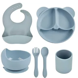 Tazze Piatti Utensili 3/5/6Pcs Set di alimentazione in silicone per bambini BPA Free Ciotola Piatto diviso con ventosa Manico in silicone Cucchiaio Forchetta Bavaglini Piatti per bambini AA230413