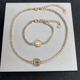 Modedesigner 18k guldpläterad trottoarkedja hänge halsband lyx varumärke dubbel bokstav geometriska kedja armband armband armband mens kvinnors halsband smycken