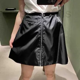 Skirts designer Triangle High Waist Zipper Panel Small Black Skirt Slim Short Casual Versatile A-line Half Women's Nylon Function VIWT