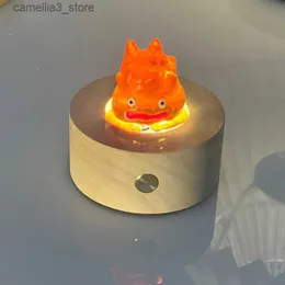 Luzes noturnas Cute Calcifer Fire Night Lamp Mini Moving Castle Anime Figura Calcifer Night Light para decoração de quarto Home Office Desk Decor presente Q231113