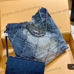 Damdesigner Denim Cowboy 22 väskor Stor kapacitet Shopping Klassisk handväska Med Mynt Berlocker Påse Silver Metall Hårdvara Matelass Chain Shouldr Handväskor 30CM/35CM