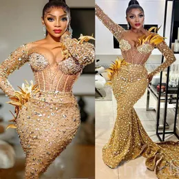 Altın Lüks Balo Elbiseleri Tüy boncuklu payetler Denizkızı Süpürme Tren Pageant Elbise En Son Afrikalı Balck Lady Olay Partisi Önlükler Uzun Kollu
