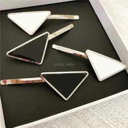 Designer Women Hair Clips Classic Letters Hair Barrettes Fashion Hair Clips Triangle Hairpin Chic Jewelry Gift