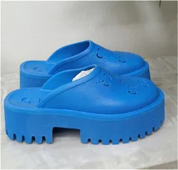 Sandálias de chinelos perfurados de plataforma feminina Sapatos de verão com design de sapatos femininos Candy colors Salto alto transparente Altura 5,5 cm Tamanho EUR35-42