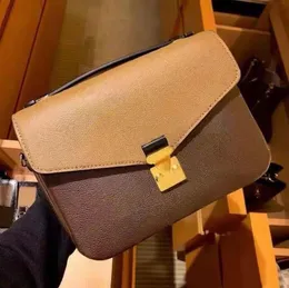 2023 Fashion Luxury Designer borsa a fiori Borsa da donna Messenger Borse a tracolla da donna eleganti