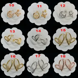 Cassics V Letter Shape Ear Stud Earrings Pretty Fashion Women's Earring Girls Wedding Party Gift Simple and Cute Glamor Designer jewelry