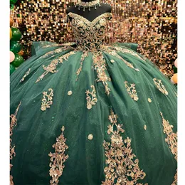 Smaragdgrün glänzende Quinceanera-Kleider für das süße 16. Prinzessinkleid mit Goldapplikationen, Perlen verziert, Geburtstagsfeier, Ballkleider, Vestido de 15 Jahre