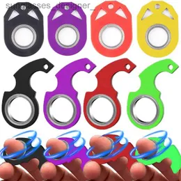 Keychains Lanyards Spinner Stress Toy Metal idget Toy Kid Fingertip Spinning Keyring Finger Fidget Ring Keyring Relieve Boredom Party Gift KeychainL231115