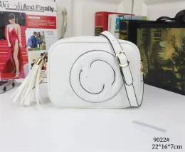 Handväskor plånbok kvinnor designer crossbody väska disco axel väska fransade messenger väskor handväska 22 cm 90022 dhgate väska