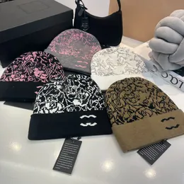 Par stickad hatt lyxdesigner för kvinnor män beanie vinter unisex stickad hatt gorros motorhuvskalle mössor stickade hattar klassisk sport